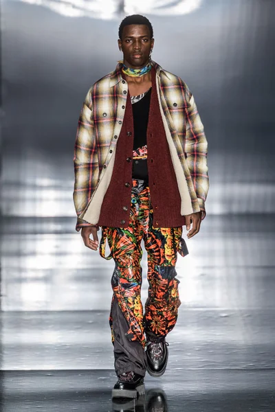 Look 9